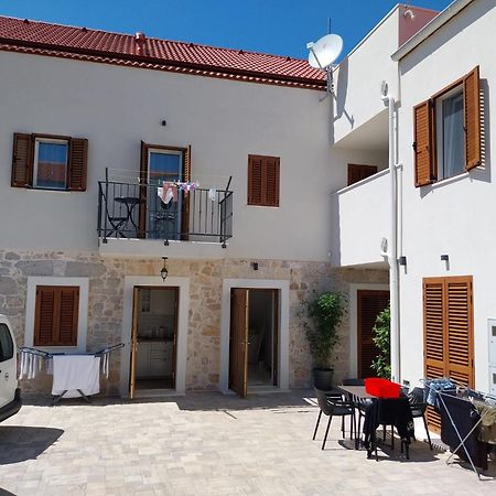 Apartments Miamare 2 Primosten Exterior photo